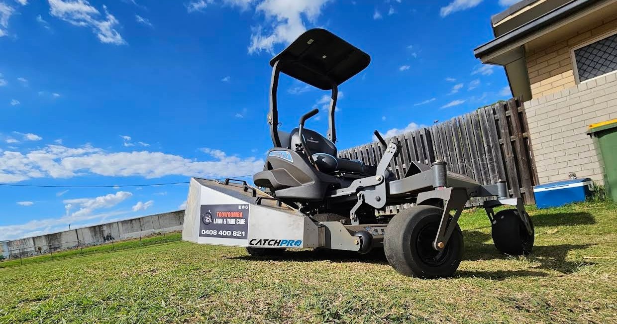 Professional ride-on mower